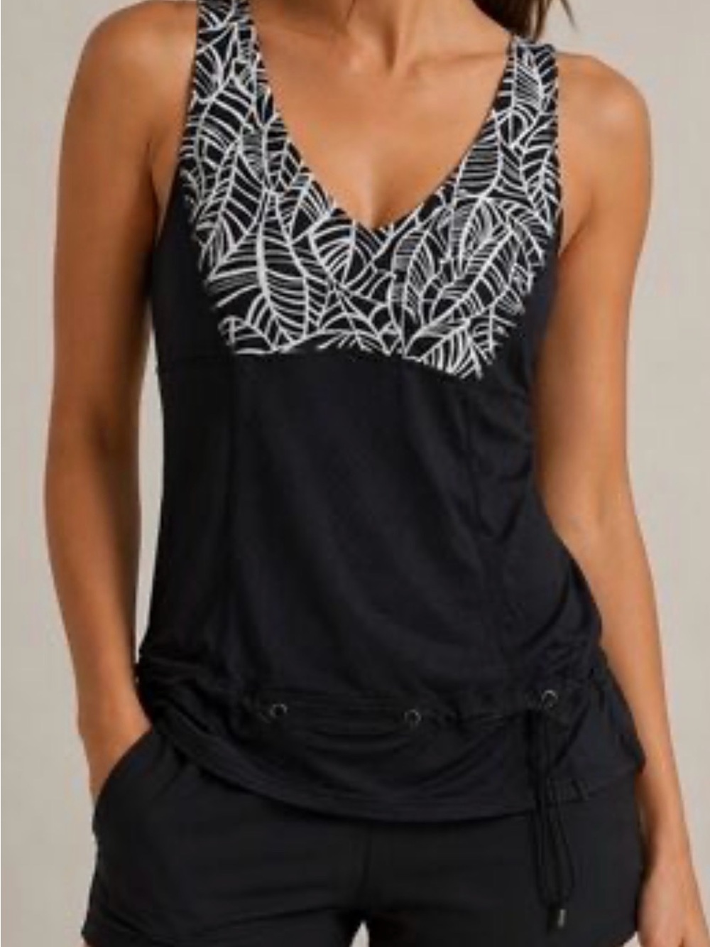 Lululemon Hustle Bustle Tank Top w/ Black & Creamy White Tropical Print, Size 6